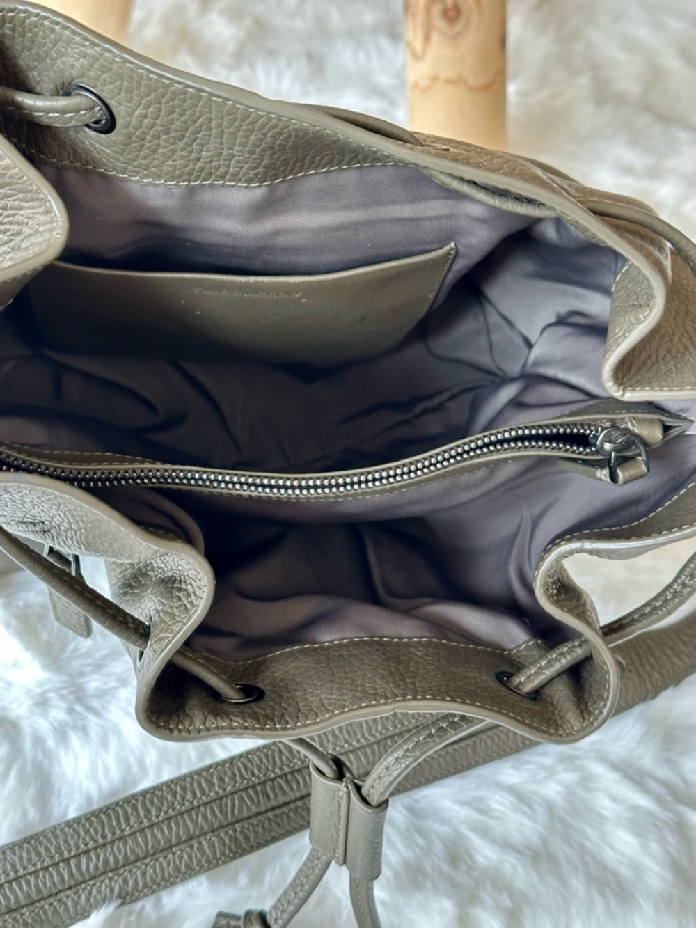 Time’s Arrow Lida Olive Green Militaire Leather Mini Drawstring Bucket Bag Purse - Picture 4 of 8